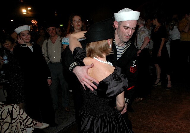 min 2006 11 25 riot 453